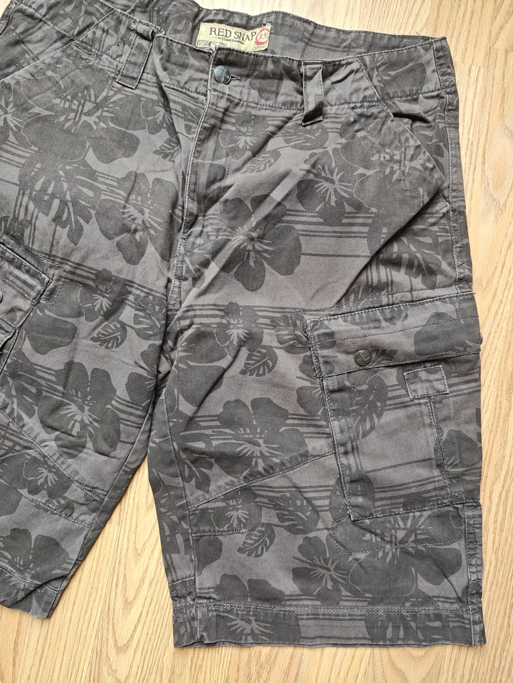 Vintage Red Snap Floral Cargo Shorts Brown Hibiscus Print Tropical 34
